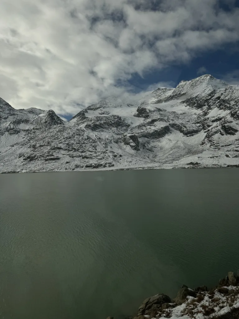 Ospizio Bernina express lake