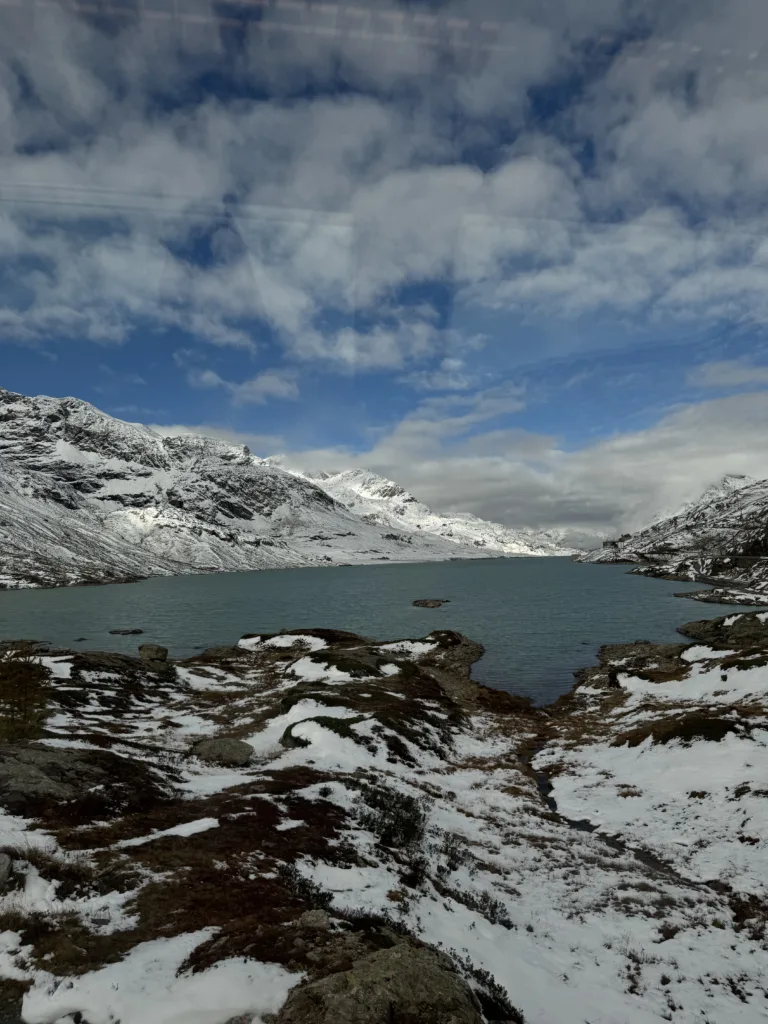 Ospizio Bernina lake