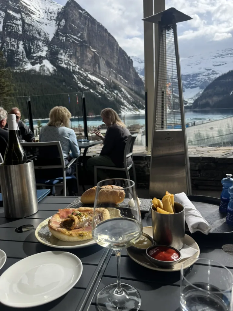 Lake louise fairmont hotel