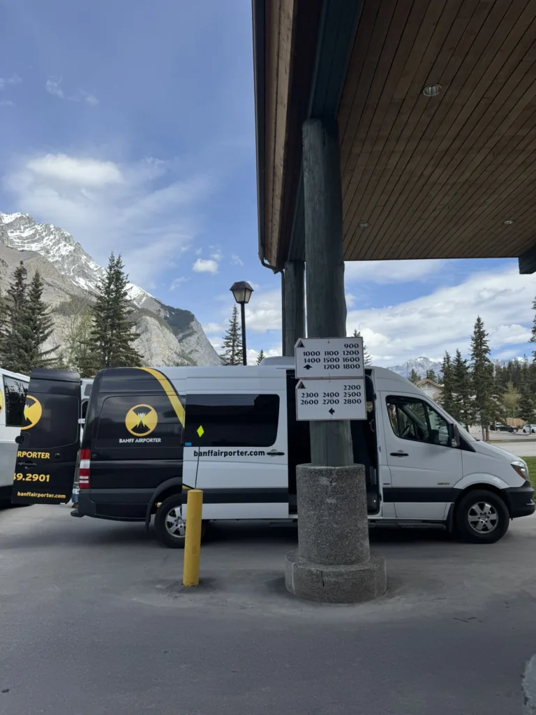 banff airporter car